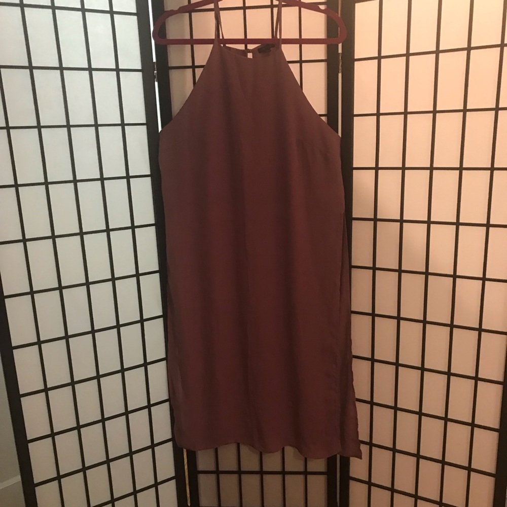 Chiffon sleeveless shirt top.